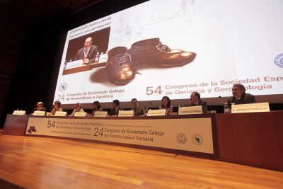 Representantes políticos nacionales y gallegos participan en la inauguración del Congreso