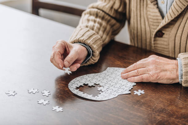 <p>ONCE PREGUNTAS Y RESPUESTAS SOBRE EL ALZHEIMER PARA ENFERMOS, FAMILIARES Y CUIDADORES</p>